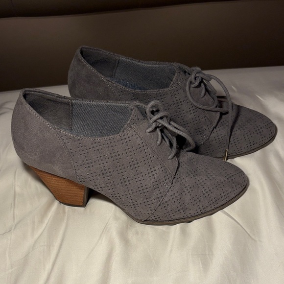 Dr. Scholl's Shoes - Dr. Scholl's Gray Perforated Heels